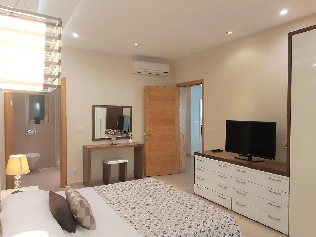 Apartment Summer Breeze Sliema Malta