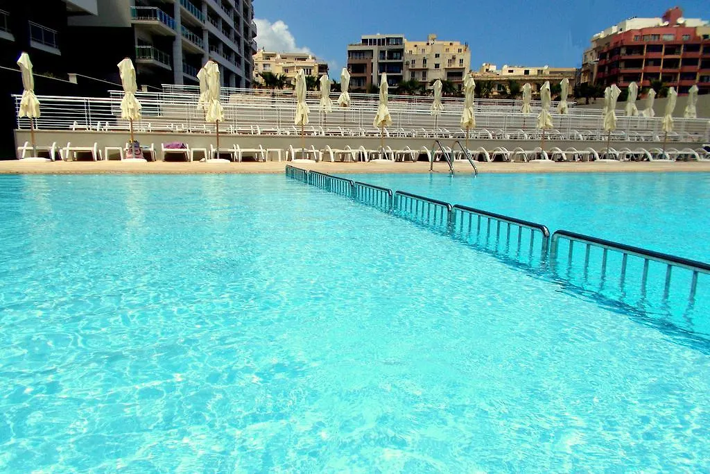 Summer Breeze Sliema 0*,  Malta